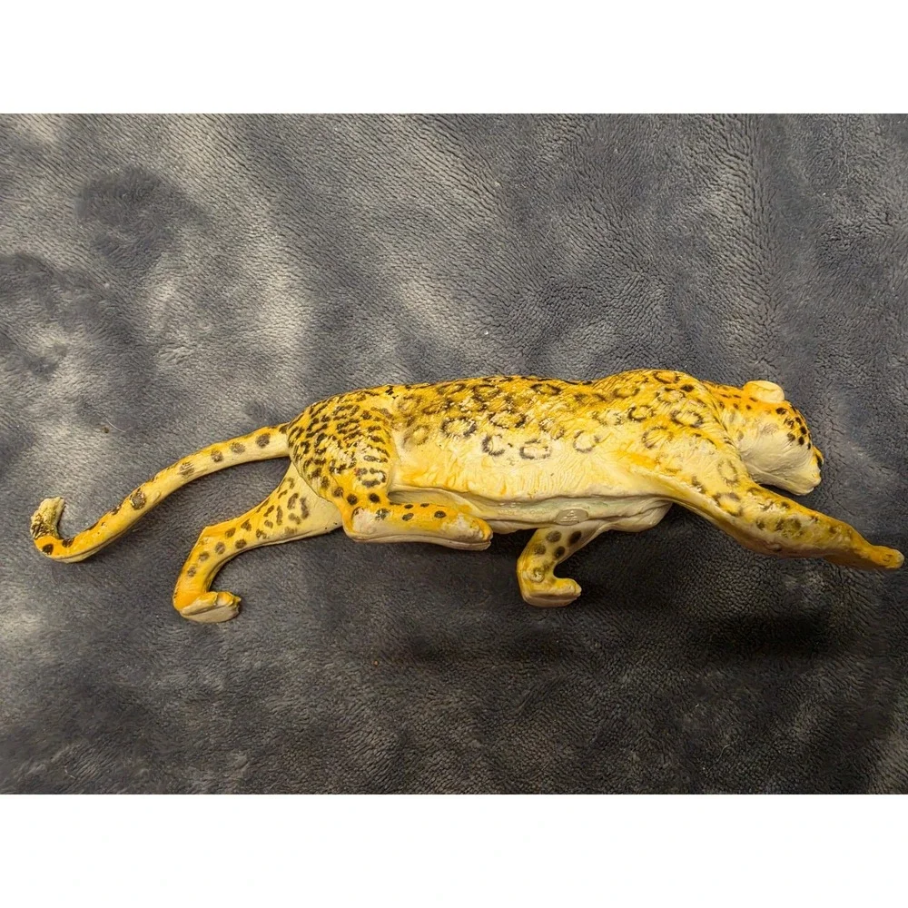 Vintage AAA Leopard Cheetah Figurine Stalking Big Cat Animal Toy Made in China
